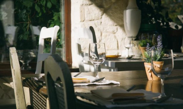 How to Eat Healthy in Tough Situations